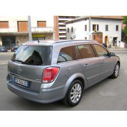 OPEL Astra 1.9 cdti 120cv. SW Cosmo - 12 / 2005