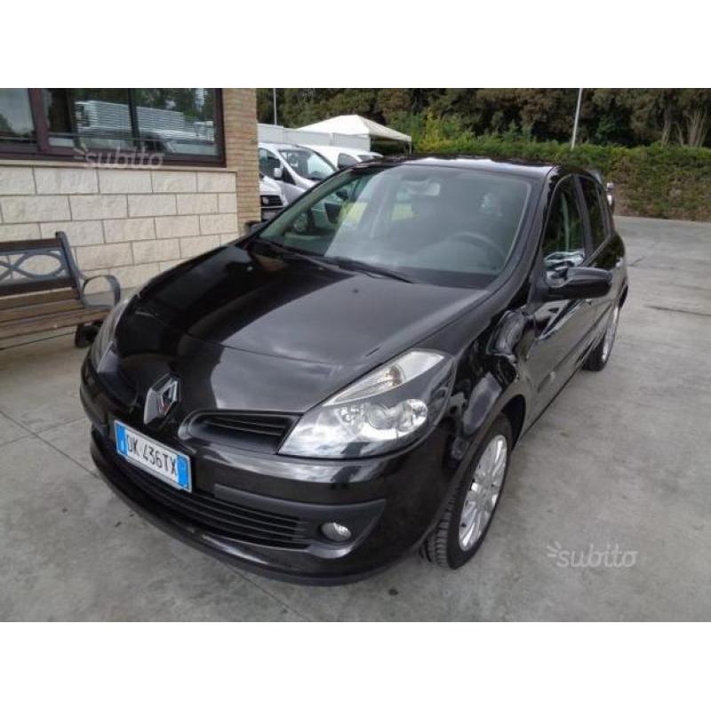 RENAULT Clio 1.5 dCi 105CV 5 porte Dynamique