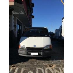 Ford doppia cabina cassone fisso