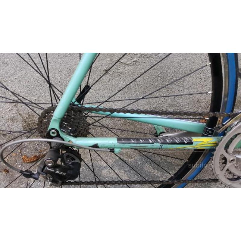 Bici da corsa Bianchi modello Pantani