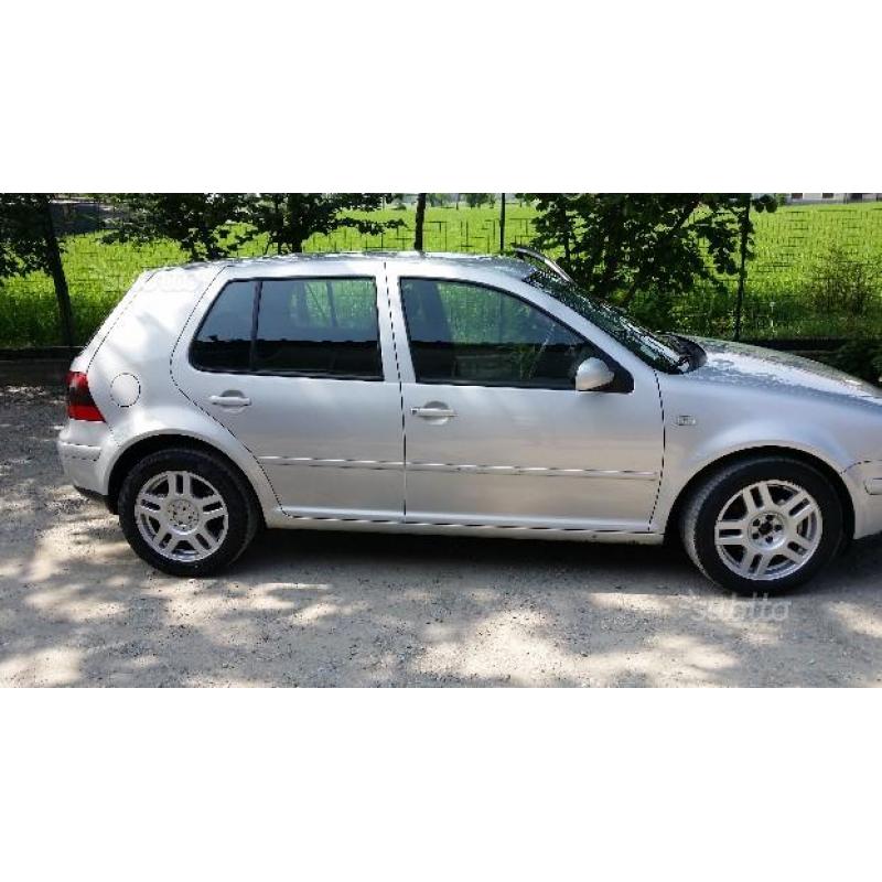 VOLKSWAGEN Golf 4ª serie - 1999