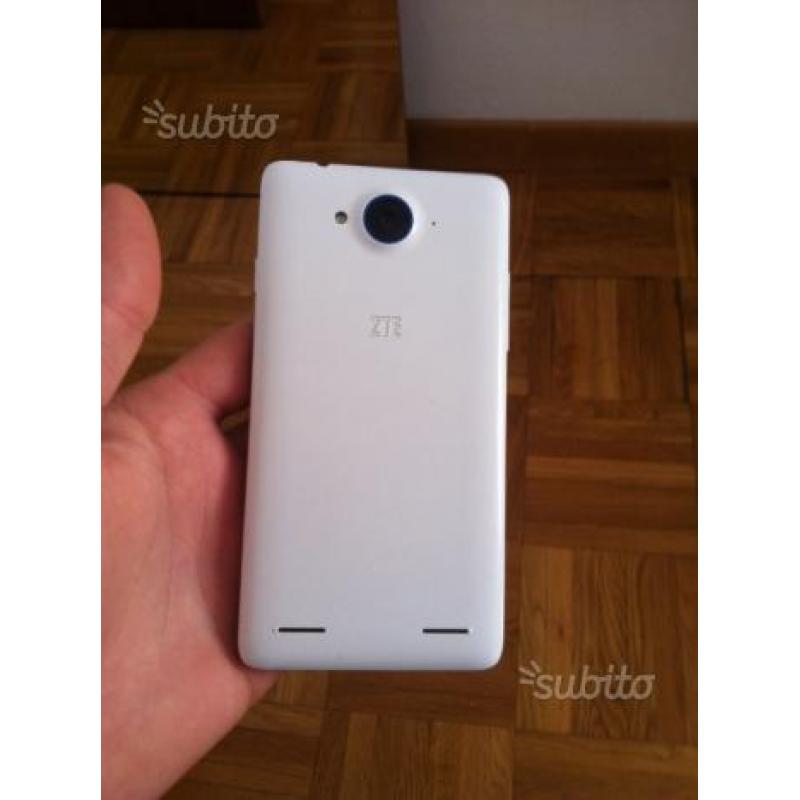 ZTE V5 smartphone