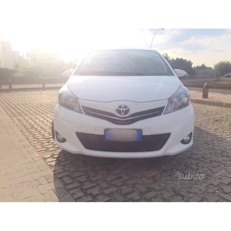 Toyota Yaris 1.4 d4d 90cv. Lounge