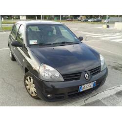 RENAULT Clio - 2008