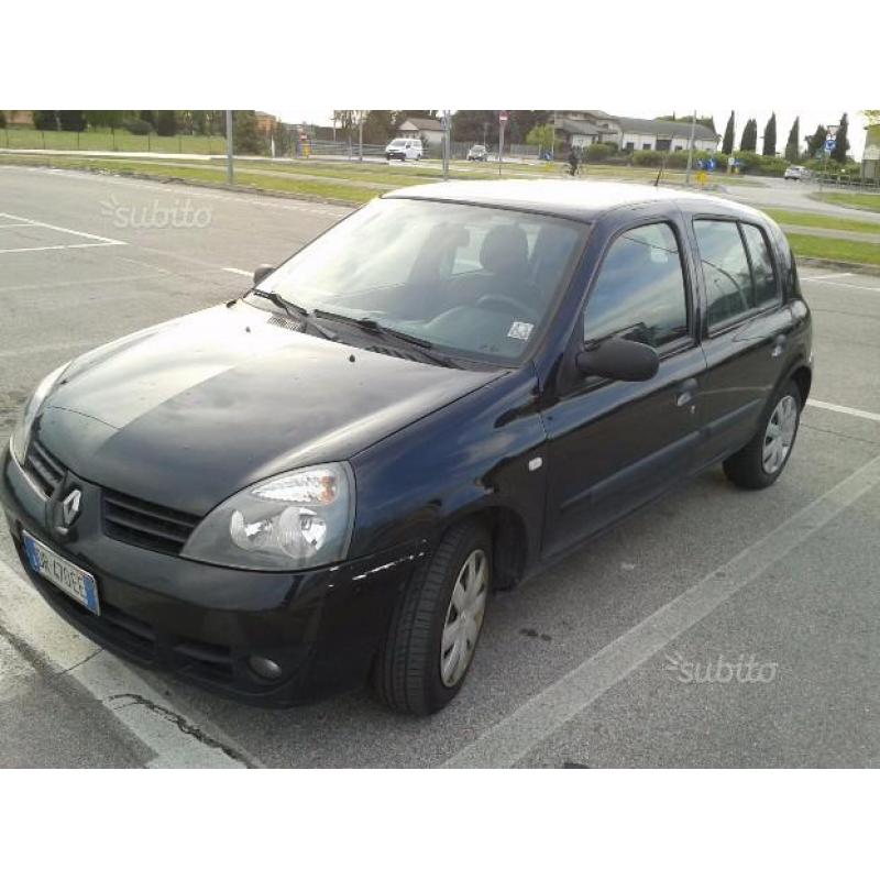 RENAULT Clio - 2008