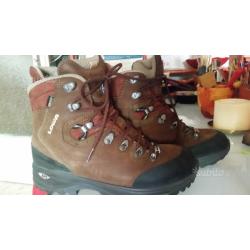 Scarponi trekking Lowa nuovi n.40