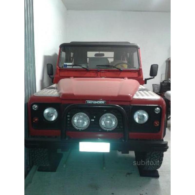 LAND ROVER Defender 90 SOFT-TOP LIMITED EDITION