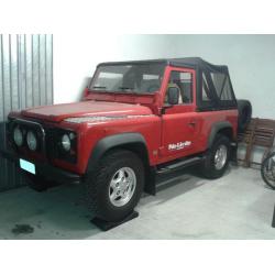 LAND ROVER Defender 90 SOFT-TOP LIMITED EDITION