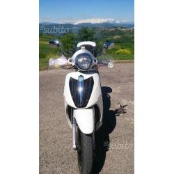 Piaggio Carnaby 300 - 2011