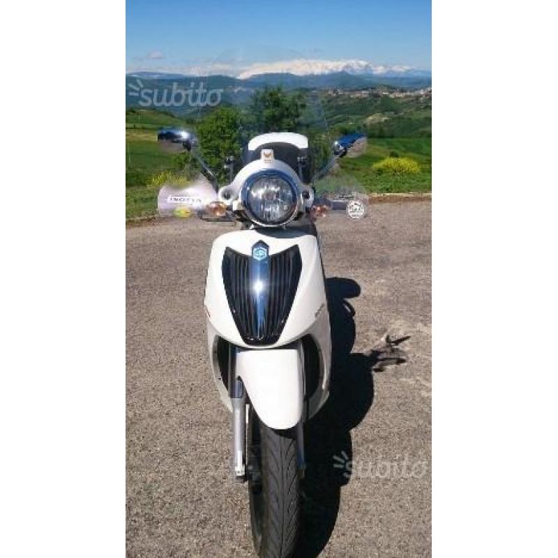 Piaggio Carnaby 300 - 2011