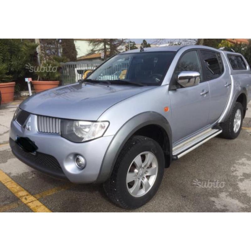 Mitsubishi l200d.cab 2.5 d-di 178cv intense plus