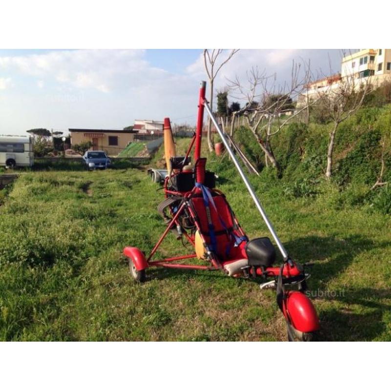 Deltaplano a motore