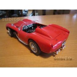 RE - Burago Ferrari TR 1957 -RARO - mint - 1/18