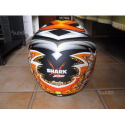 Casco Shark