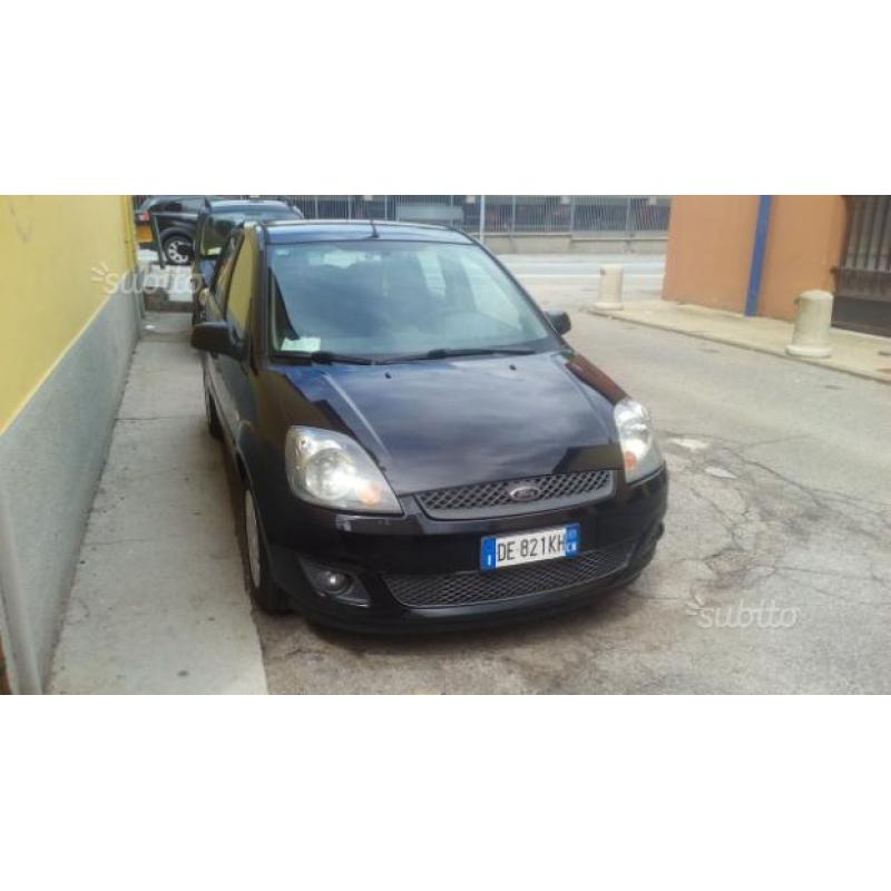 Ford fiesta4 1,4tdci ideale per neopatentati