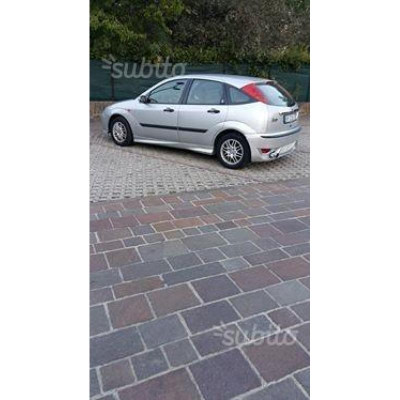 FORD Focus 1ª serie - 1999