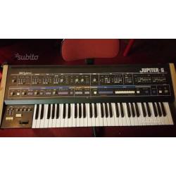 Roland jupiter 6 con flight case