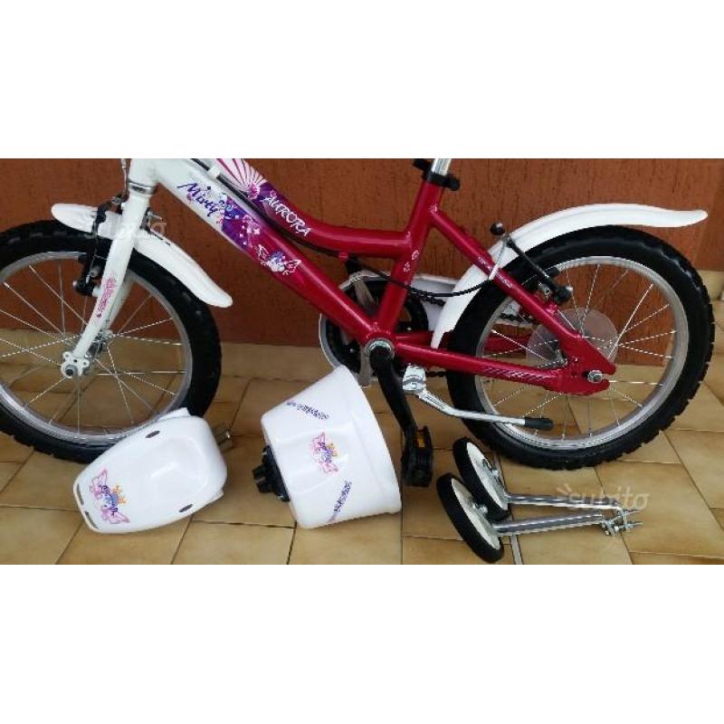 Vendersi bicicletta bambina praticamente nuova