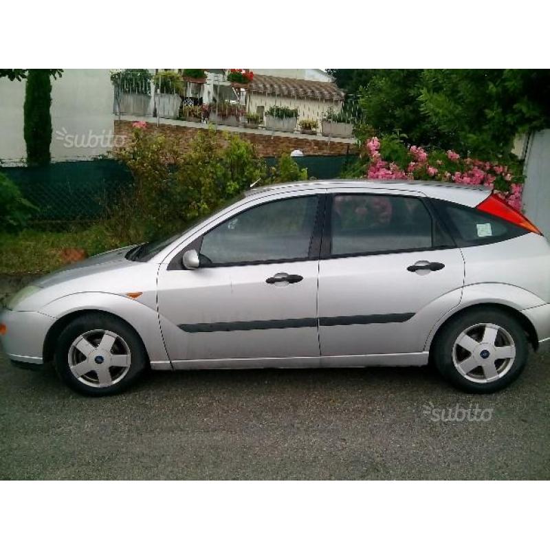 FORD Focus 1ª serie - 2004