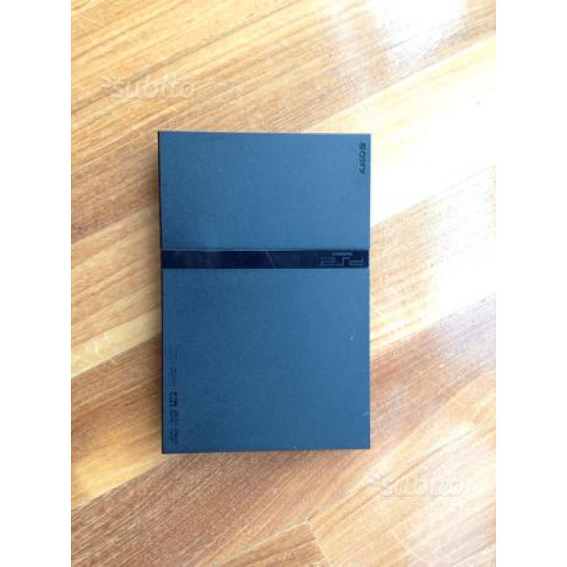 Playstation 2 in buone condizioni + 16 giochi