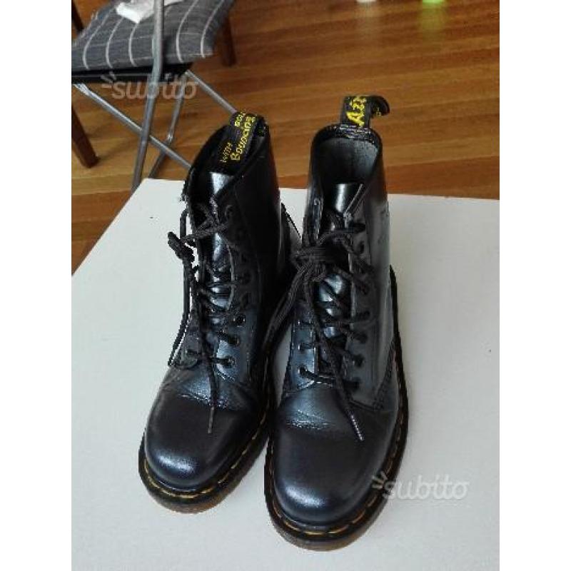 DrMartens grigie metallizzate