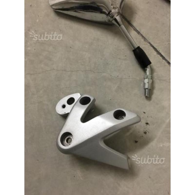 Per Honda Hornet 600 specchi e supporto faro dx