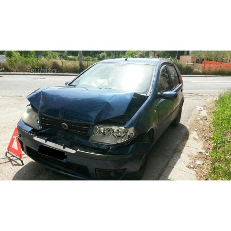 Fiat Punto 1.3 Mjt incidentata