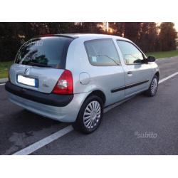 RENAULT Clio 1.2 2004