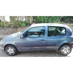 RENAULT Clio - 2000