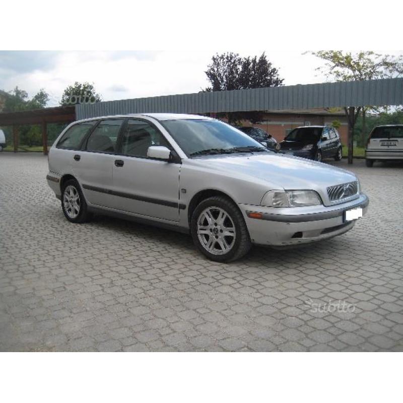 Volvo V40 1.9 turbodiesel - 1999