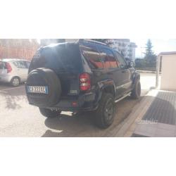 Jeep Cherokee 2.8 crd '05 valuto scambi