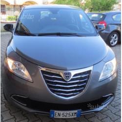 LANCIA Ypsilon 1.2 69 CV 5 porte Gold