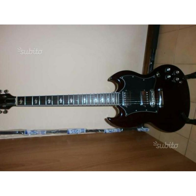 Gibson sg angus young