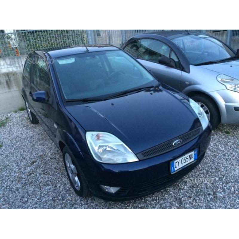 Ford Fiesta 1.2 75cv x neopatentati