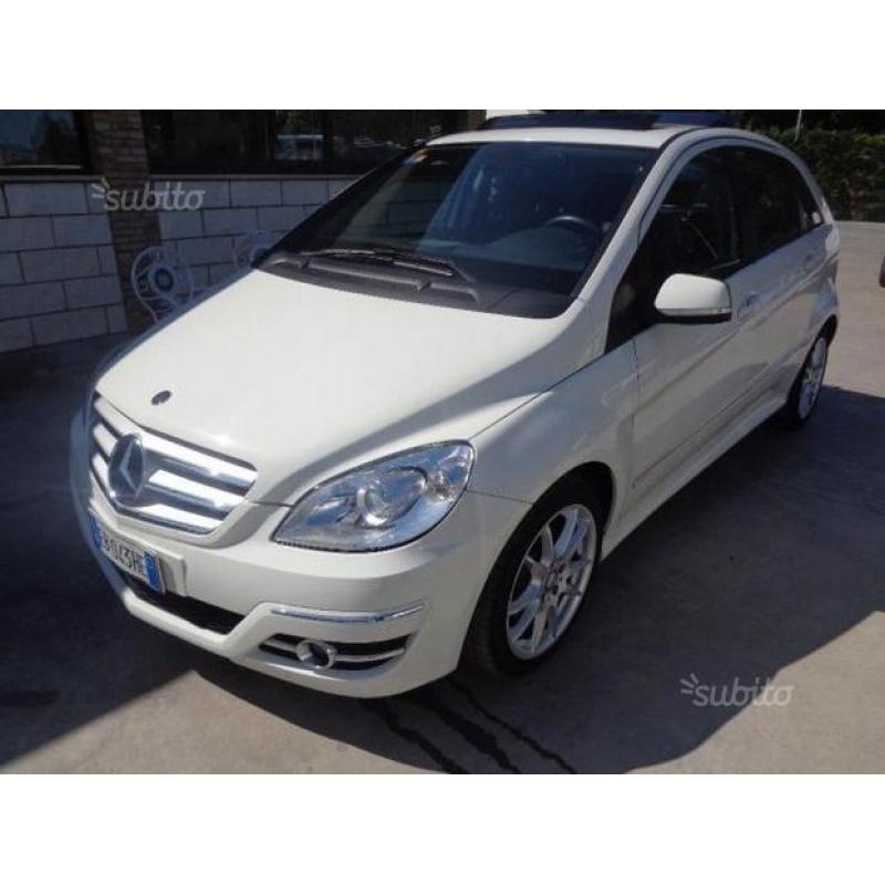 MERCEDES-BENZ B 200 CDI Sport