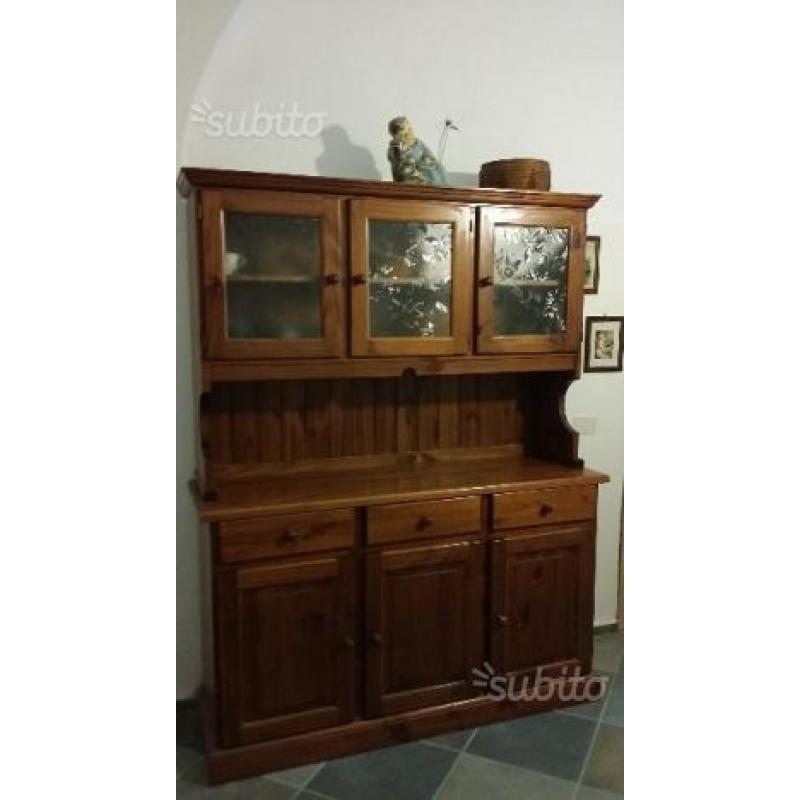 Tavolo sedie e credenza in abete