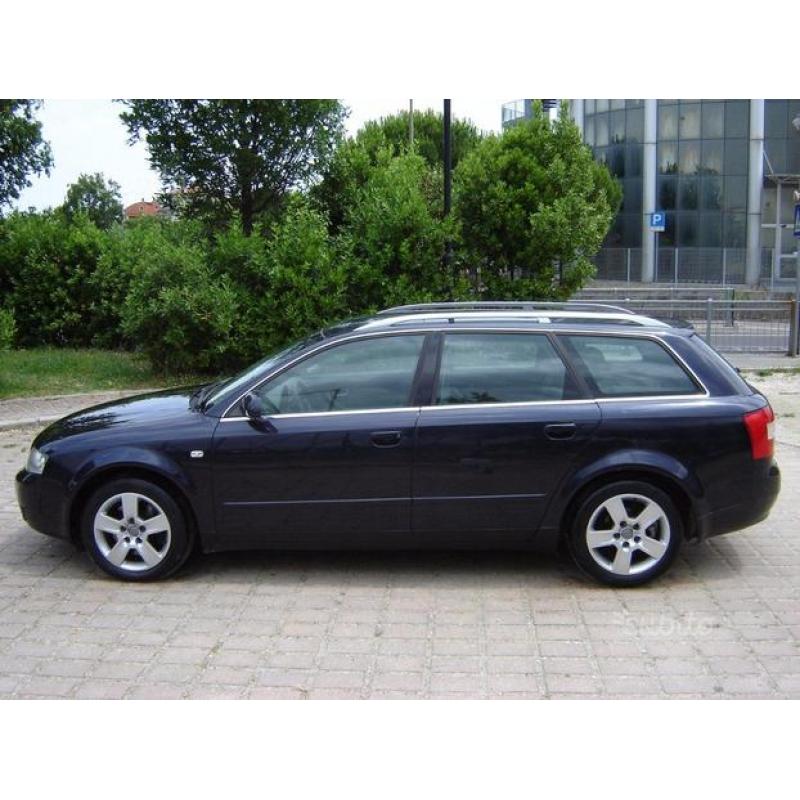 AUDI A4 2.5 V6 TDI/180 CV cat .Avant quattro