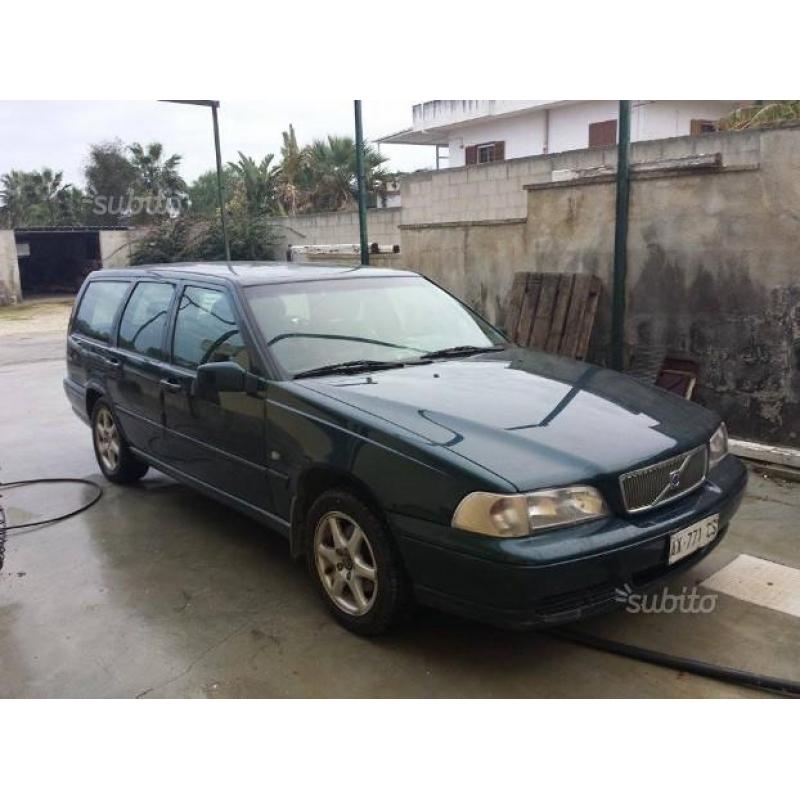 VOLVO v70 sw Interni in Pelle Tagliandata Gomme ok