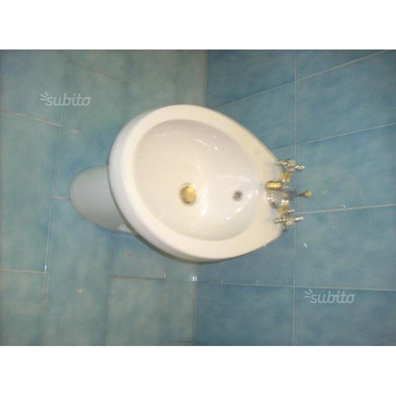 Set Sanitari Per Bagno wc, bidè, doccia e vasca