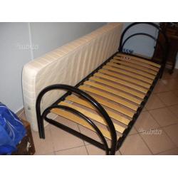 Letto singolo con materasso