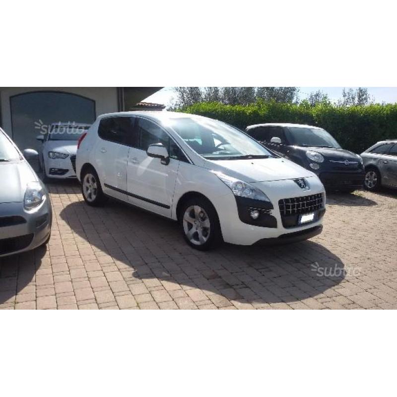 Peugeot 3008 1.6 HDi 115CV Access