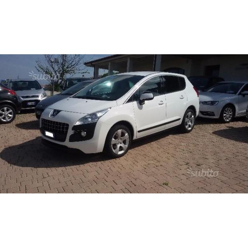 Peugeot 3008 1.6 HDi 115CV Access