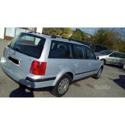 VOLKSWAGEN Passat 1.9 SW TDI gancio traino - 1998