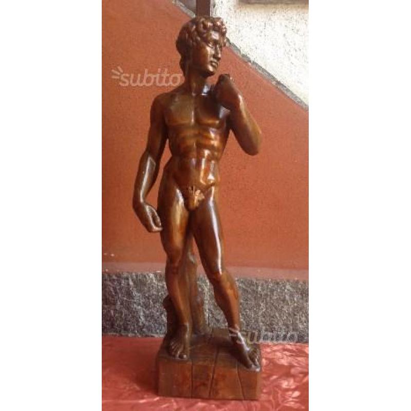 Statua in legno scolpita a mano SP. GRATIS sapa