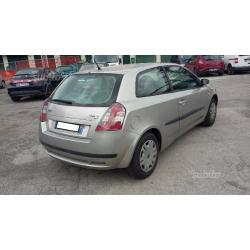 FIAT Stilo 1.8 Benzina ( KM 80.000 ) - 2002