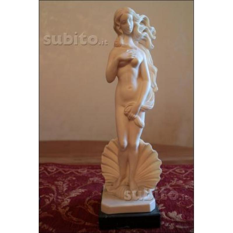 Statua venere nascente (primavera del Botticelli)