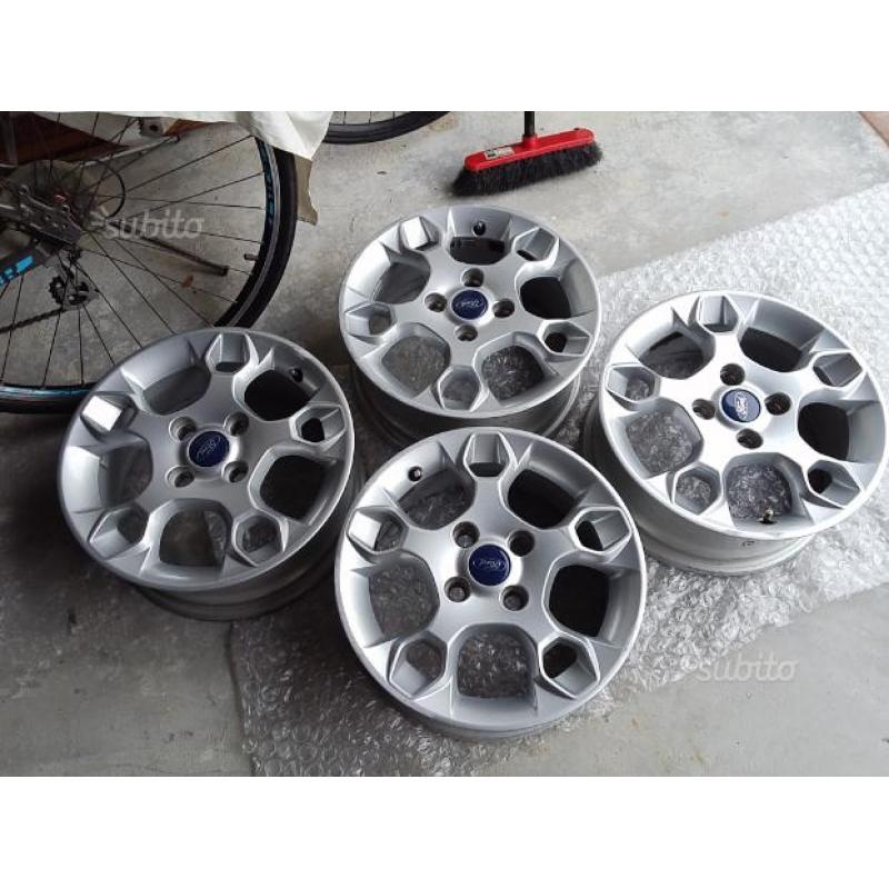 Cerchi in lega Ford fiesta 15"