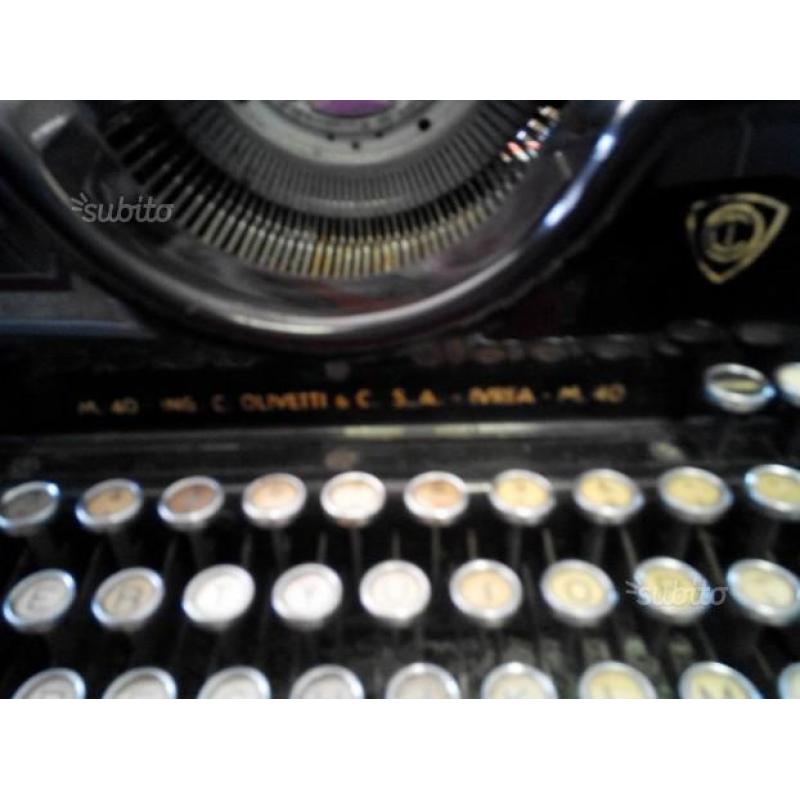 Macchina da scrivere Olivetti M40