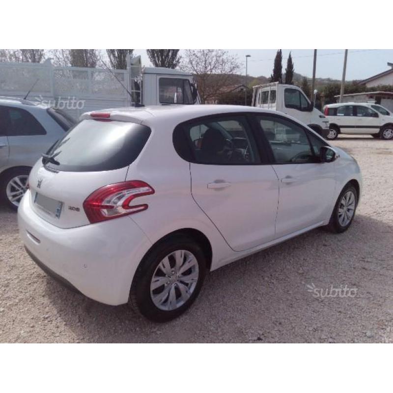 Peugeot 208 1.4 HDi 68CV 5 porte Navi Clima 2013