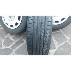 Gomme auto 205/60/15 CON CERCHI